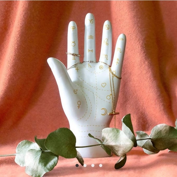 Palmistry Hand + Guide - Picture 4 of 4